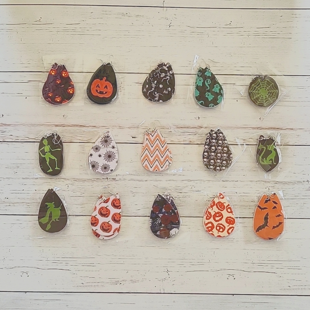 🎃 Halloween earrings 🎃 15 pairs of faux leather earrings